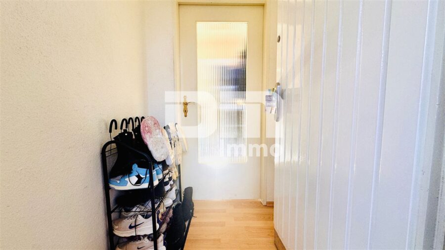 (R)eserviert!Kompakte Zweizimmerwohnung mit Balkon, Kellerraum - Windfang